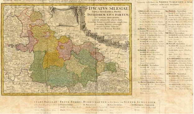 Ein altes Deutschland-Karte mit den Provinzen des Königreichs Sachsen und Sachsen in verschiedenen Farben hervorgehoben, begleitet von beschreibendem Text.