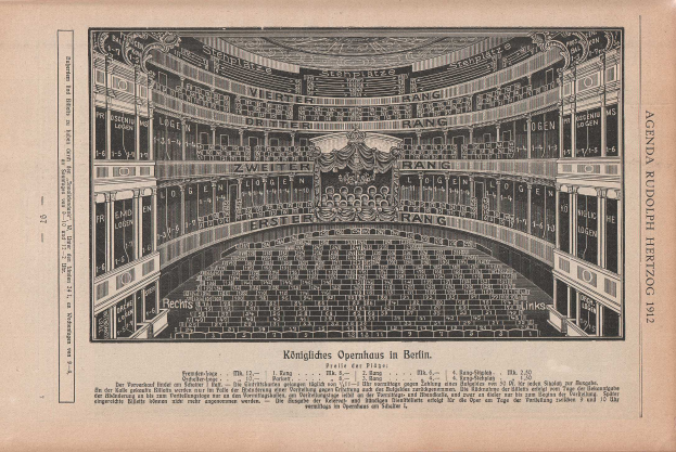 Ein altes Buch mit einer Zeichnung eines großen Auditoriums in Berlin, Deutschland, gefüllt mit Stühlen und Text auf der Seite.