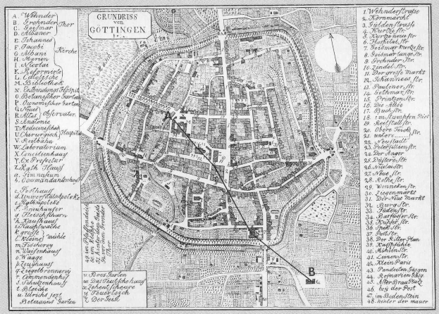 Eine detaillierte Schwarz-Weiß-Karte von Göttingen, Deutschland, mit Straßen, Gebäuden, Sehenswürdigkeiten und Textanmerkungen.