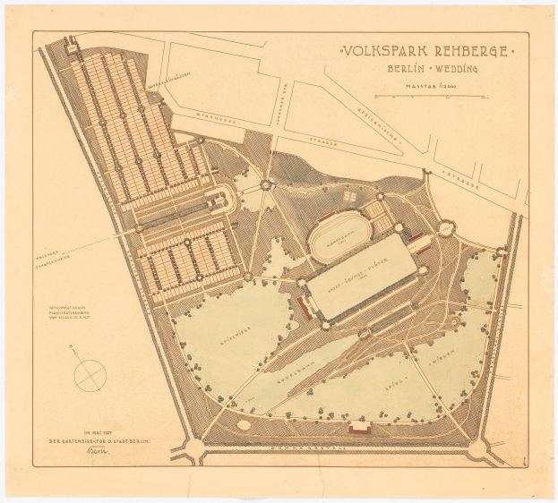 Detailierte alte Karte von Berlin, Deutschland, mit hervorgehobenen Gebäuden, Straßen und Parkanlagen im Volkspark Rehberg.